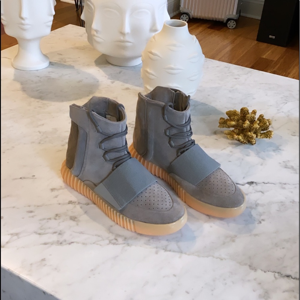 BRAND NEW YEEZY BOOST GREY GUM